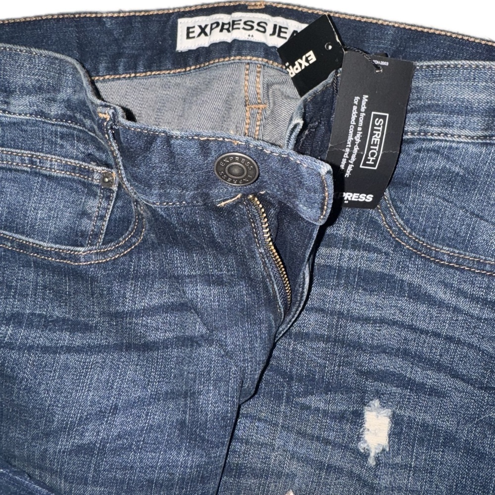 Effortlessly chic! Our express denim slight cuts jeans